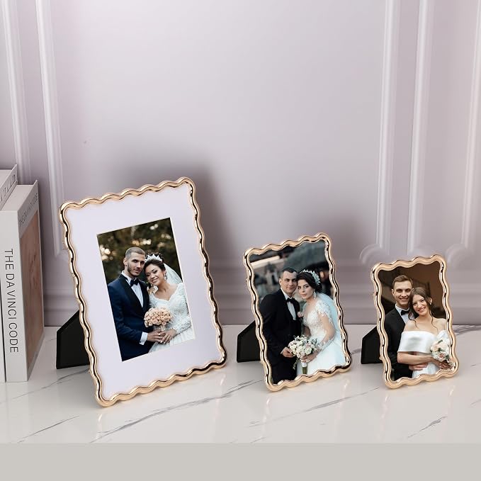 Gold 4 x 6'' High-End Zinc Alloy Picture Frame - Image 5