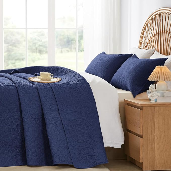 WURUIBO Navy Blue Quilt Set King/Cal King Size, Embossing Microfiber Bedspreads - Image 3
