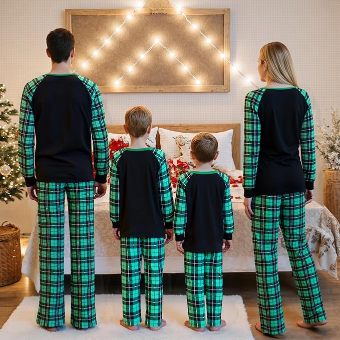 Awoscut Family Christmas Pajamas Matching Pajamas for Family, Xmas PJs Sets Holiday Sleepwear