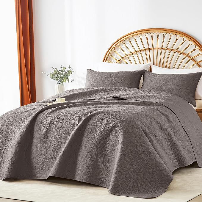 WURUIBO Dark Gray Quilt Set Twin Size, Embossing Microfiber Bedspreads - Image 2