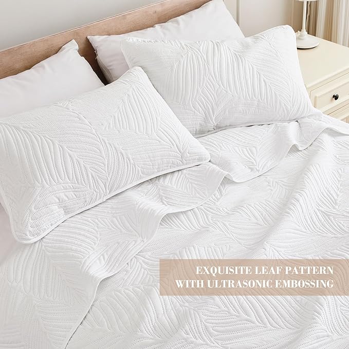 Exclusivo Mezcla California King Quilt Bedding Set, Lightweight White Quilts - Image 3