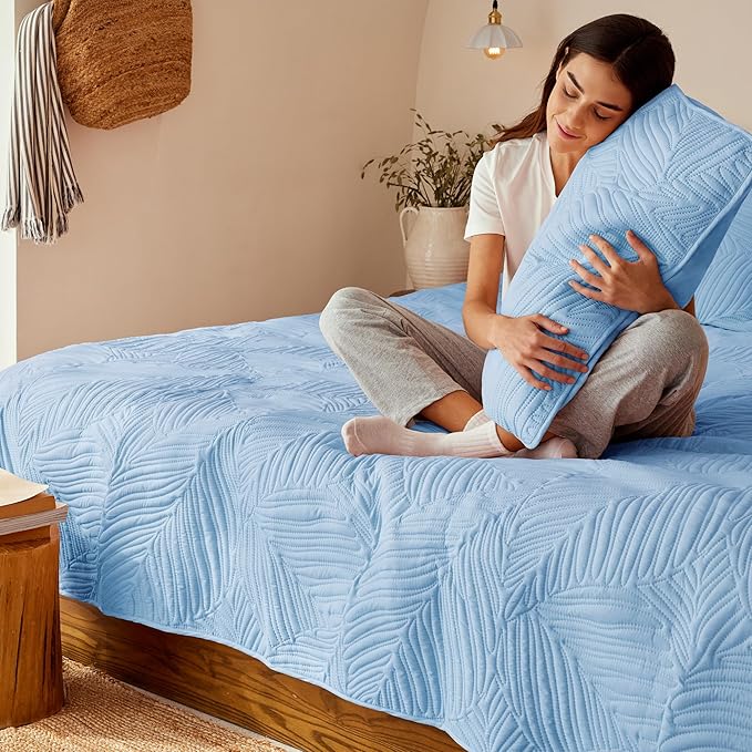 Exclusivo Mezcla Twin Quilt Bedding Set, Lightweight Sky Blue Quilts Twin Size - Image 4