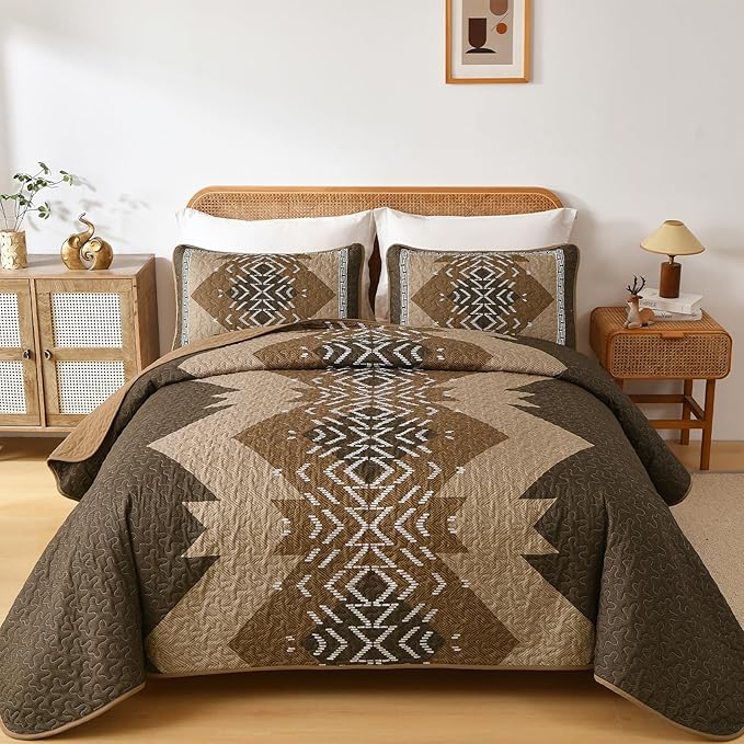 Dintszyayue Brown Quilt Set Queen Size, 3 Piece Boho Aztec Texture Bedspread by Dintszyayue