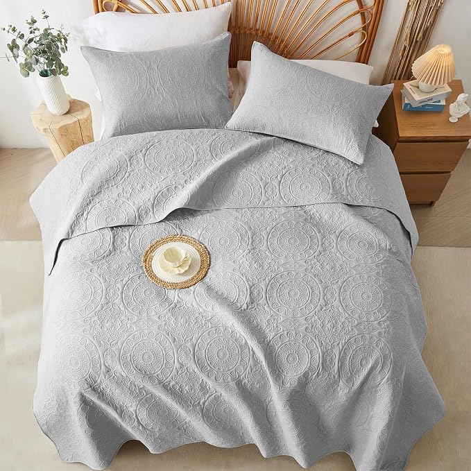 WURUIBO Light Gray Quilt Set Twin Size, Embossing Microfiber Bedspreads - Image 8