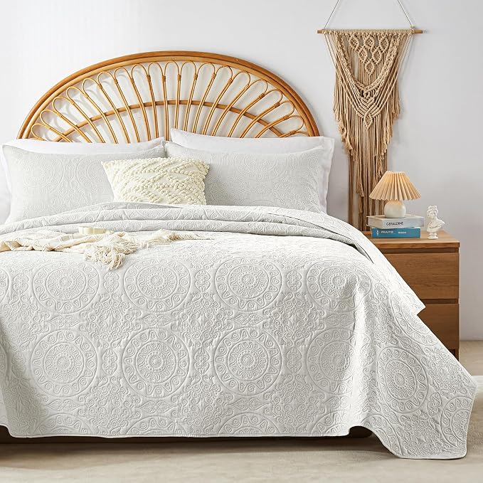 WURUIBO Cream Quilt Set Twin Size, Embossing Microfiber Bedspreads by WURUIBO
