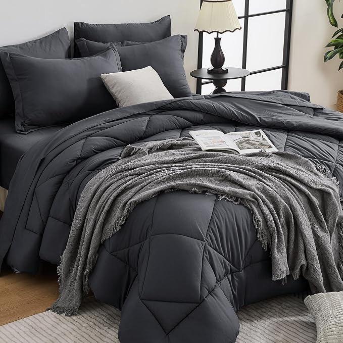 HEVUMYI Twin-XL Comforter Set by HEVUMYI