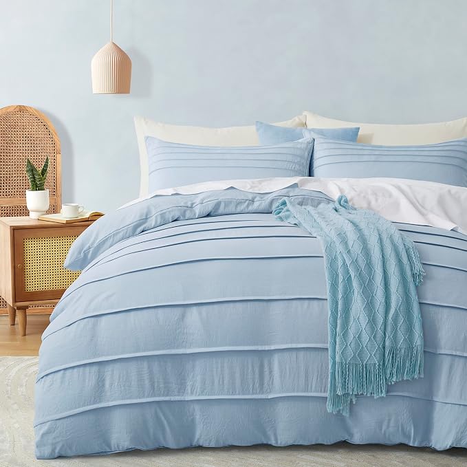 Oli Anderson Airy Blue Duvet Cover King Size by OliAnderson