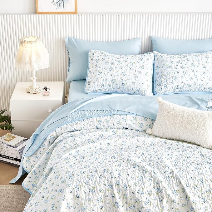 Wake In Cloud - Floral Quilt Set, Coquette Cottagecore Shabby Chic Flower by WakeInCloud