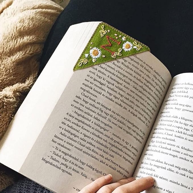 MOTEERLLU Personalized Hand Embroidered Corner Bookmark - Image 7