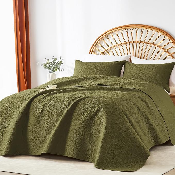 WURUIBO Olive Green Quilt Set Queen Size, Embossing Microfiber Full Bedspreads - Image 2