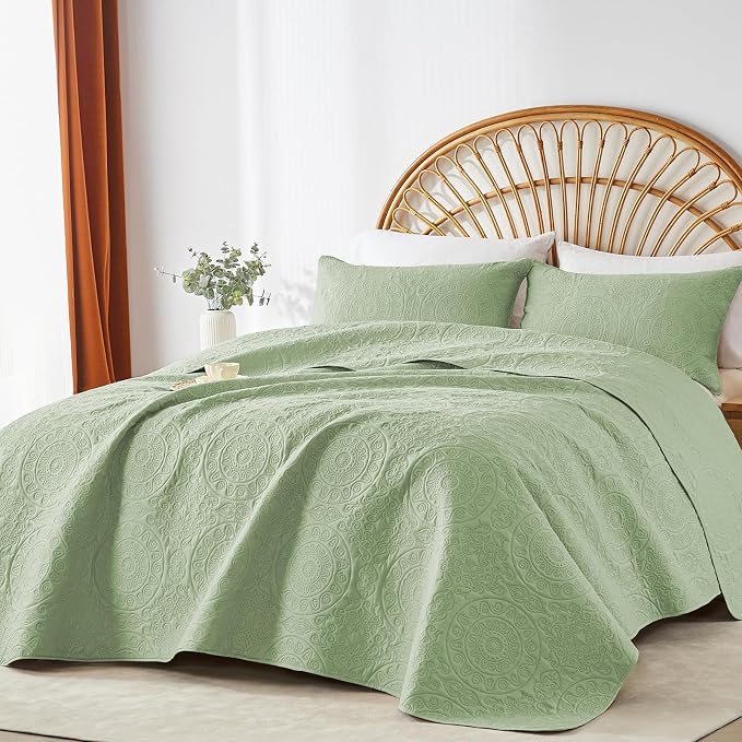 WURUIBO Sage Green Quilt Set Queen Size, Embossing Microfiber Full Bedspreads - Image 7