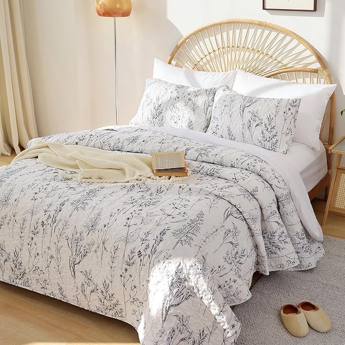 JANZAA Quilt King Size White Quilt Bed Spread Boho Quilt by JANZAA