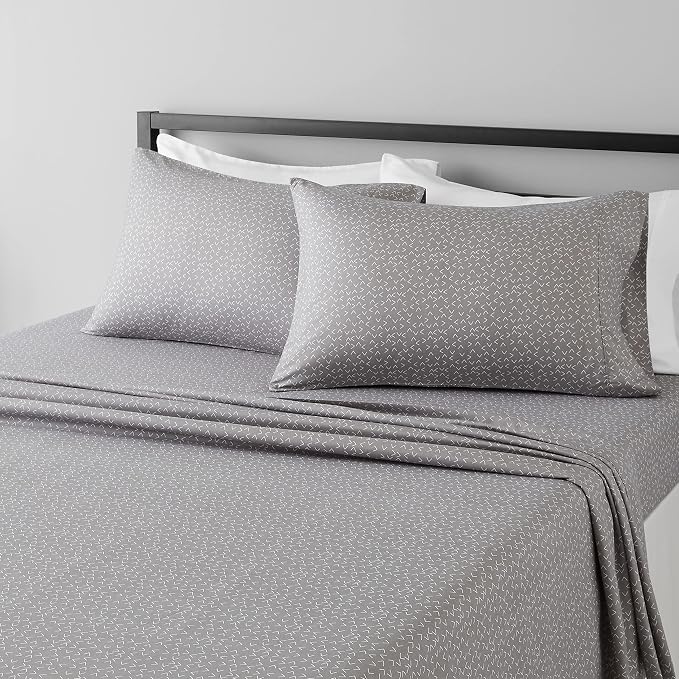 Amazon Basics Lightweight Wrinkle Free, Breathable Brushed Microfiber 4-Piece by AmazonBasics