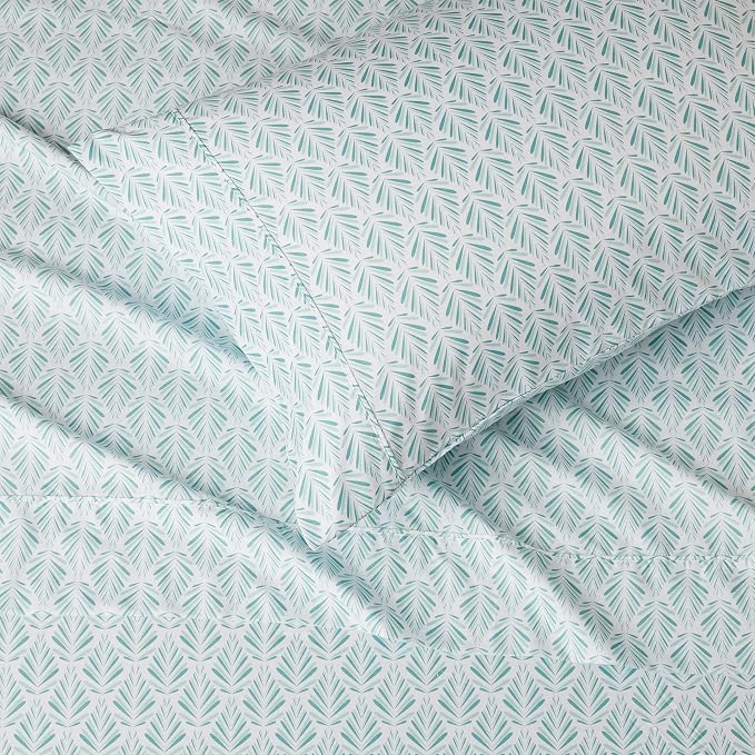 Amazon Basics Lightweight Super Soft Easy Care Wrinkle Free Microfiber 3 Piece - Image 3