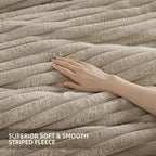Smoofy Fluffy King Size Comforter Set 3 Pieces - Image 5