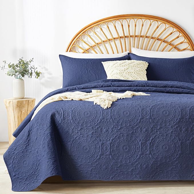 WURUIBO Navy Blue Quilt Set Twin Size, Embossing Microfiber Bedspreads by WURUIBO