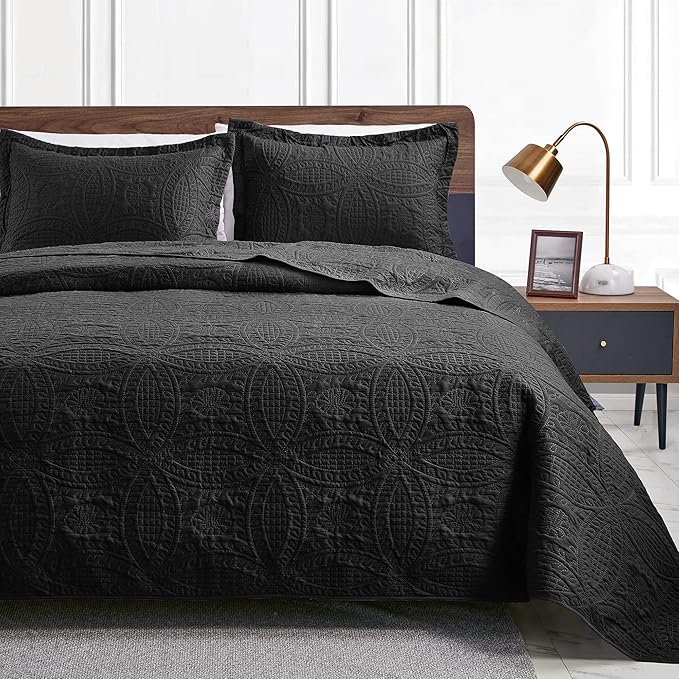 Love's cabin Oversized King Size Quilt Bedding Set Black Bedspreads by Lovescabin