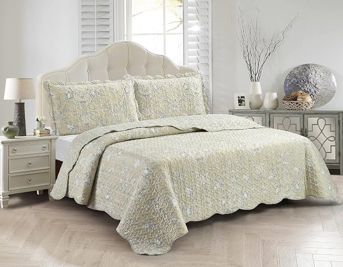 Brilliant Sunshine Classic Grey Floral Toile in Beige Background, 3-Piece Quilt by BrilliantSunshine