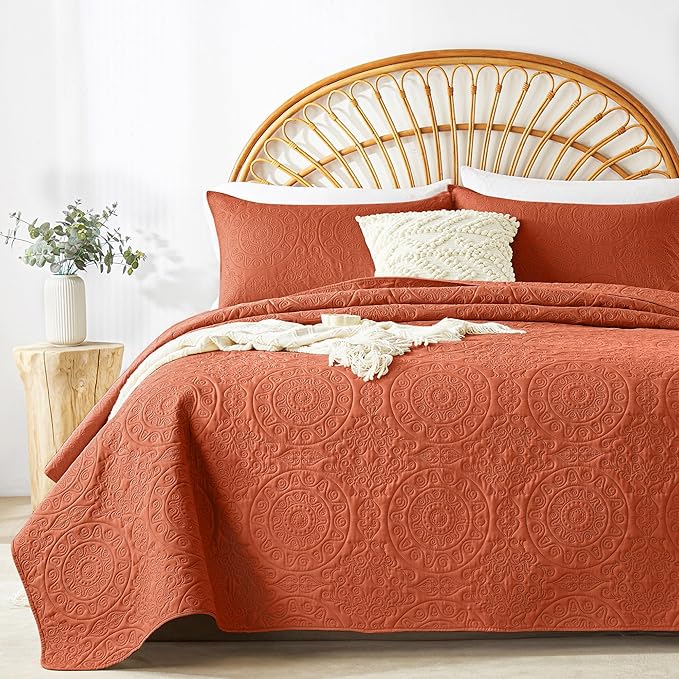 WURUIBO Burnt Orange Quilt Set Queen Size, Embossing Microfiber Full Bedspreads by WURUIBO