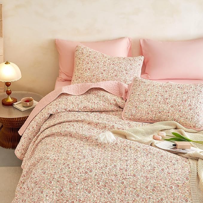 Wake In Cloud - Floral Quilt Set, Cute Vintage Flower Cottagecore Shabby Chic by WakeInCloud