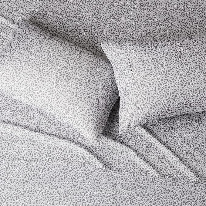 Amazon Basics Lightweight Breathable Microfiber 4 Piece Bed Sheet Set - Image 3